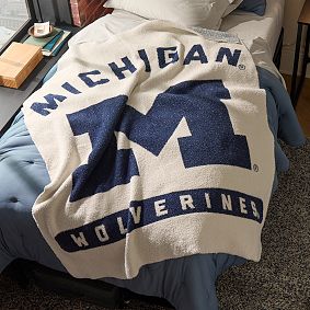 College Prime Luxe Dreams Throw