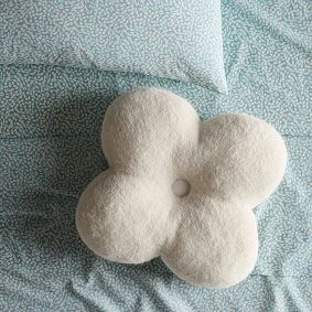 Daisy Pillow